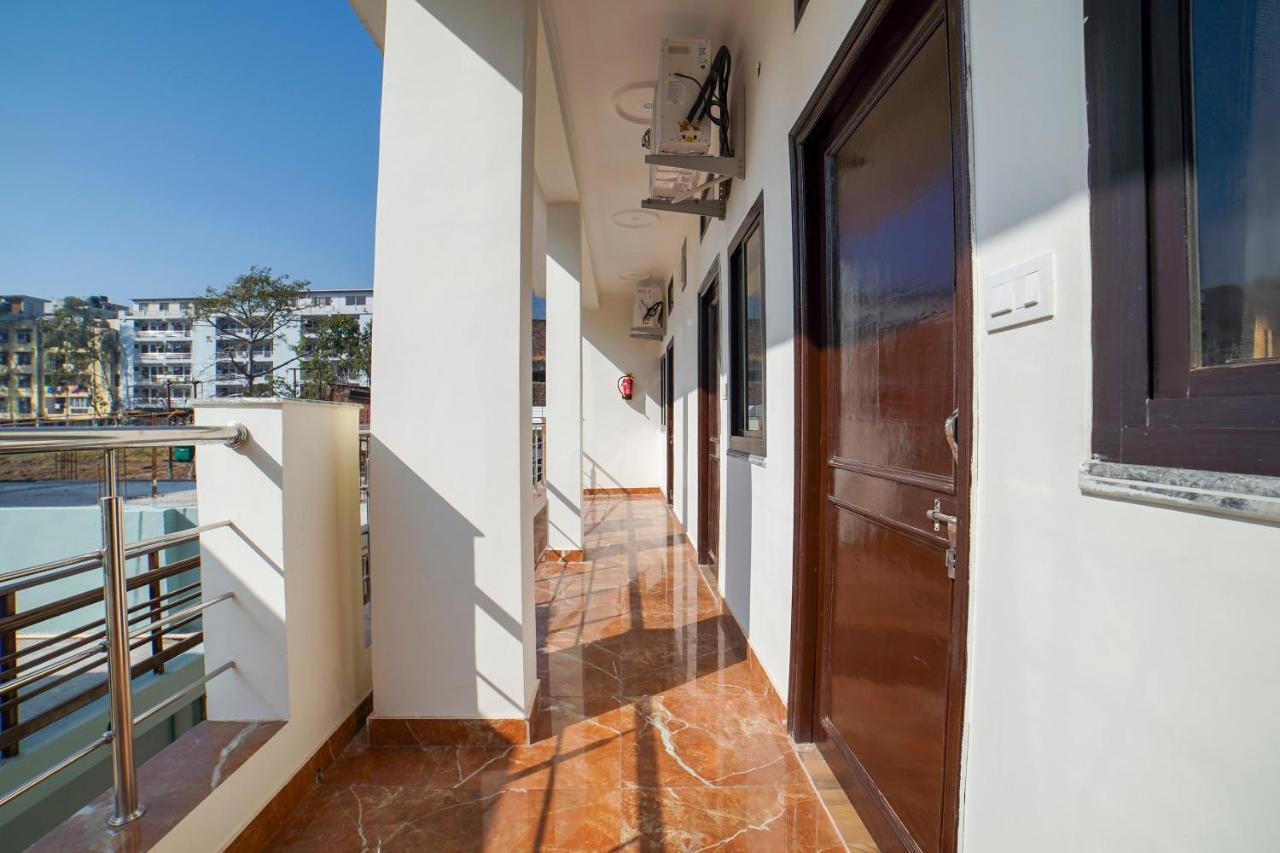 Oyo 67163 Anantham Residency Hotel Narendra Nagar Esterno foto