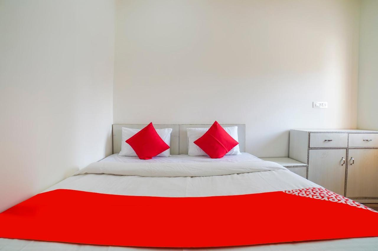 Oyo 67163 Anantham Residency Hotel Narendra Nagar Esterno foto