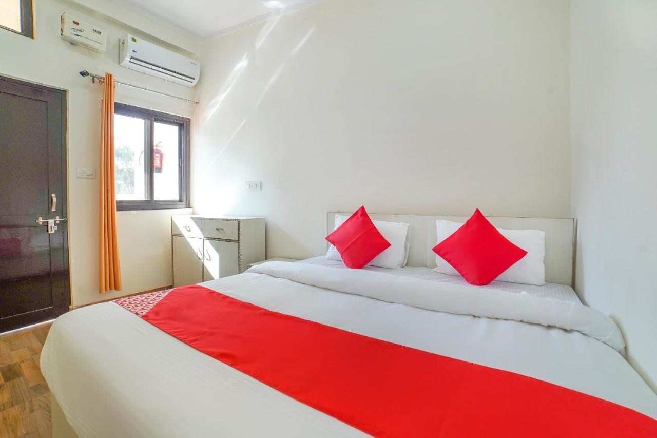 Oyo 67163 Anantham Residency Hotel Narendra Nagar Esterno foto